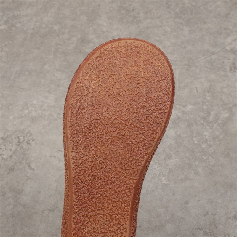 Zapatos vintage de plataforma con abertura para el dedo gordo y diseño calado. - Imagen 10